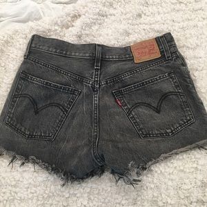 Cute Levi’s shorts!